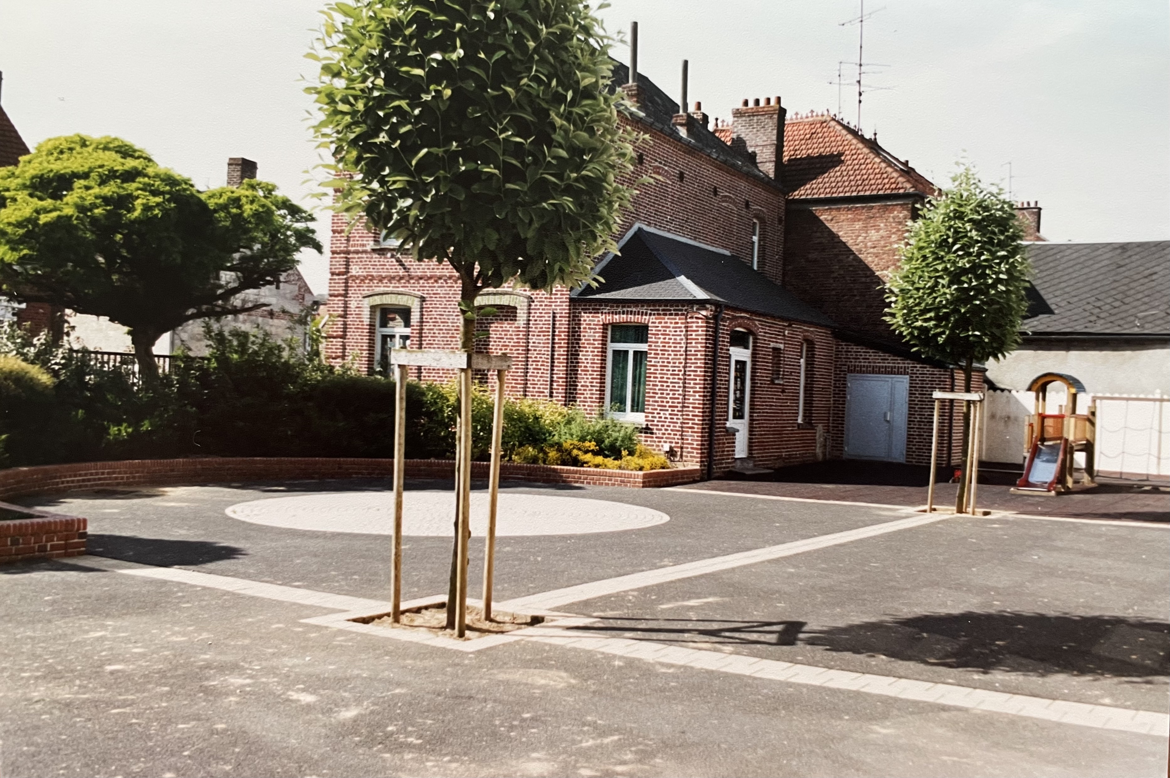 École maternelle cour des petits