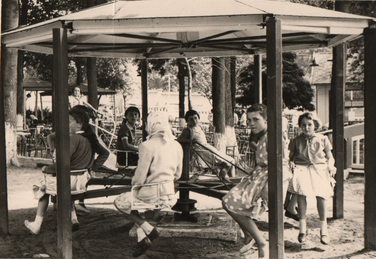 Enfants dans la nature